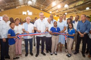 Inauguración de escuela por el Presidente Abinader en Los Guaricanos beneficia a 800 estudiantes de primaria