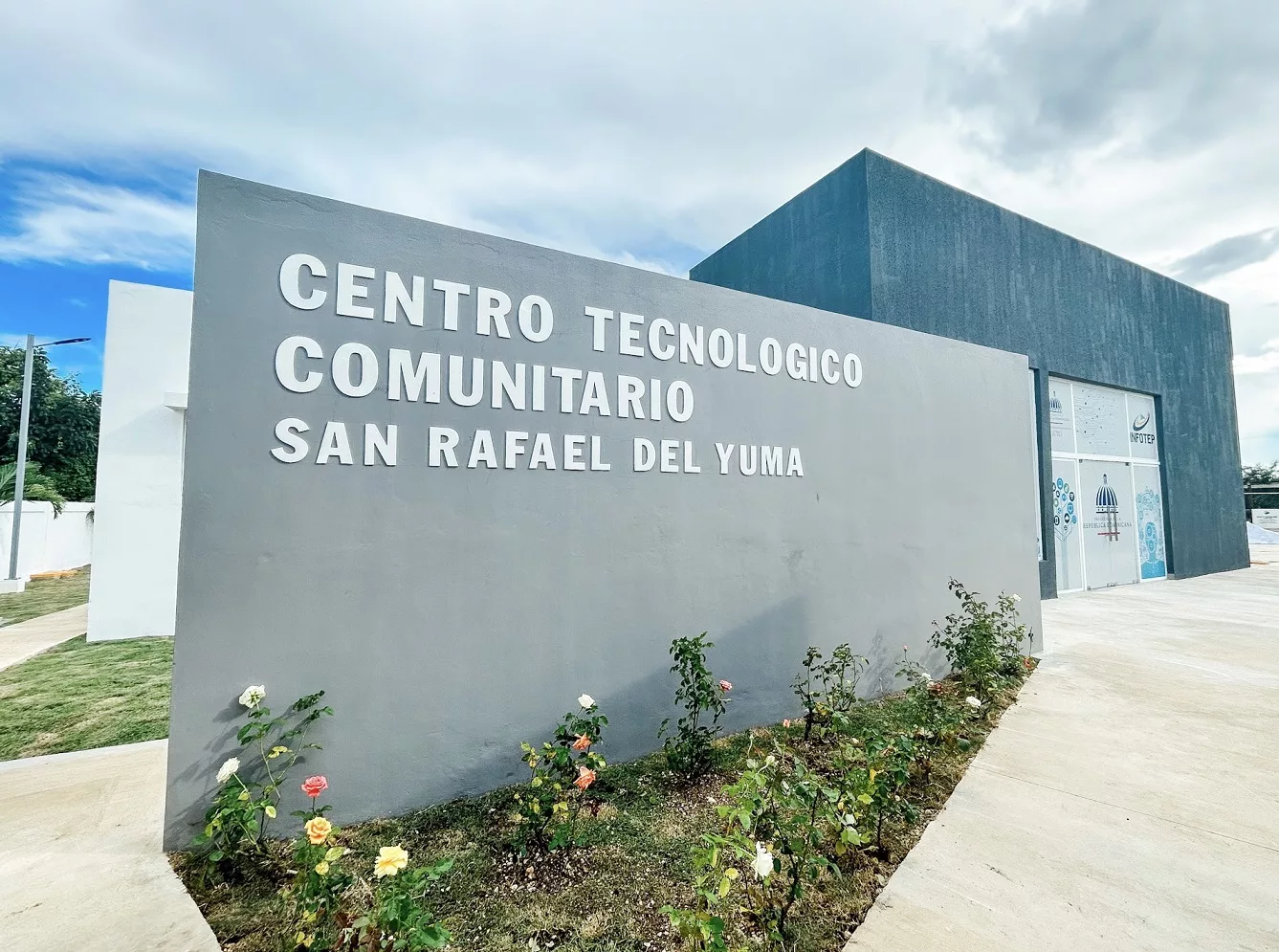 Centro Tecnológico Comunitario en San Rafael del Yuma